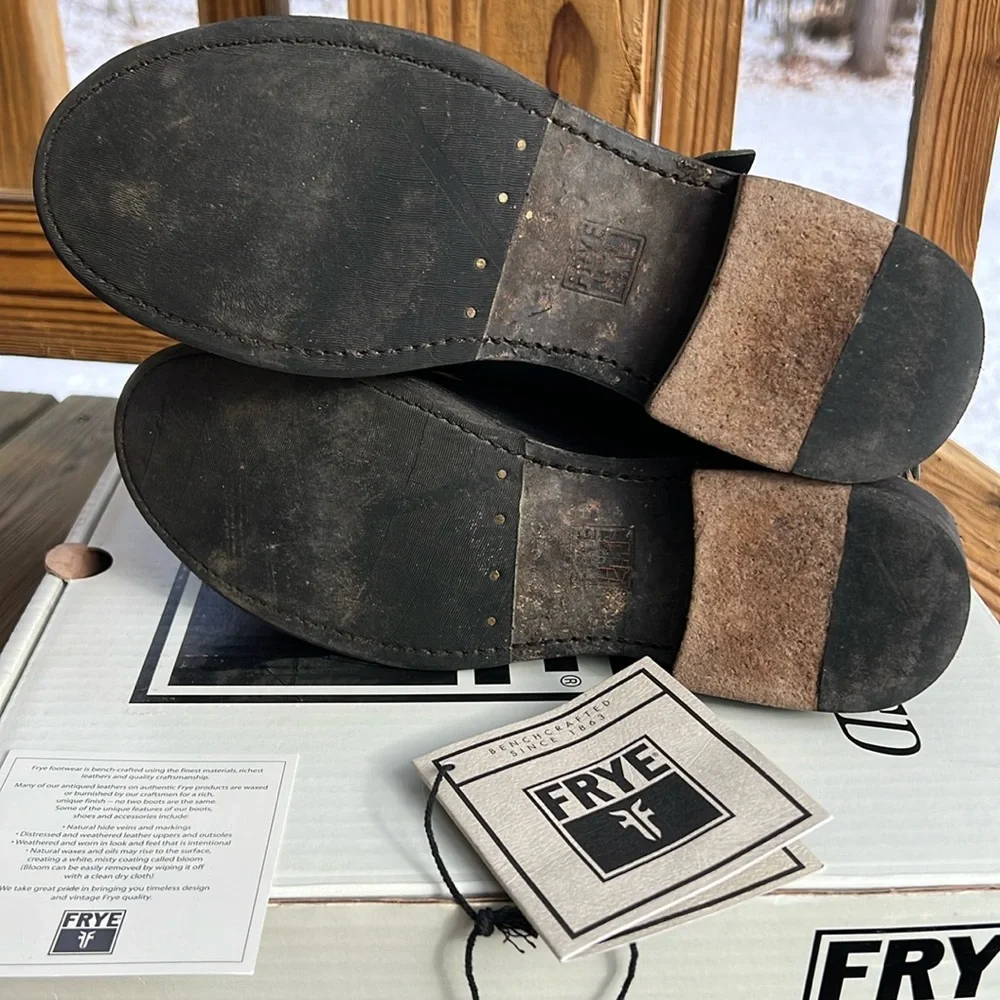Frye Vicky Artisan Back Zip Distressed Boots  Moto Boots 9 🥳 Host Pick 🥳 - Picture 13 of 16